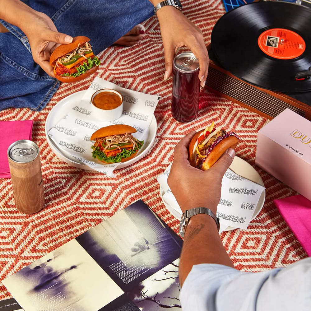 Food,Finger food,Sandwich,Fast food,Bun,Junk food,Meat,Bread,Breakfast,Comfort food