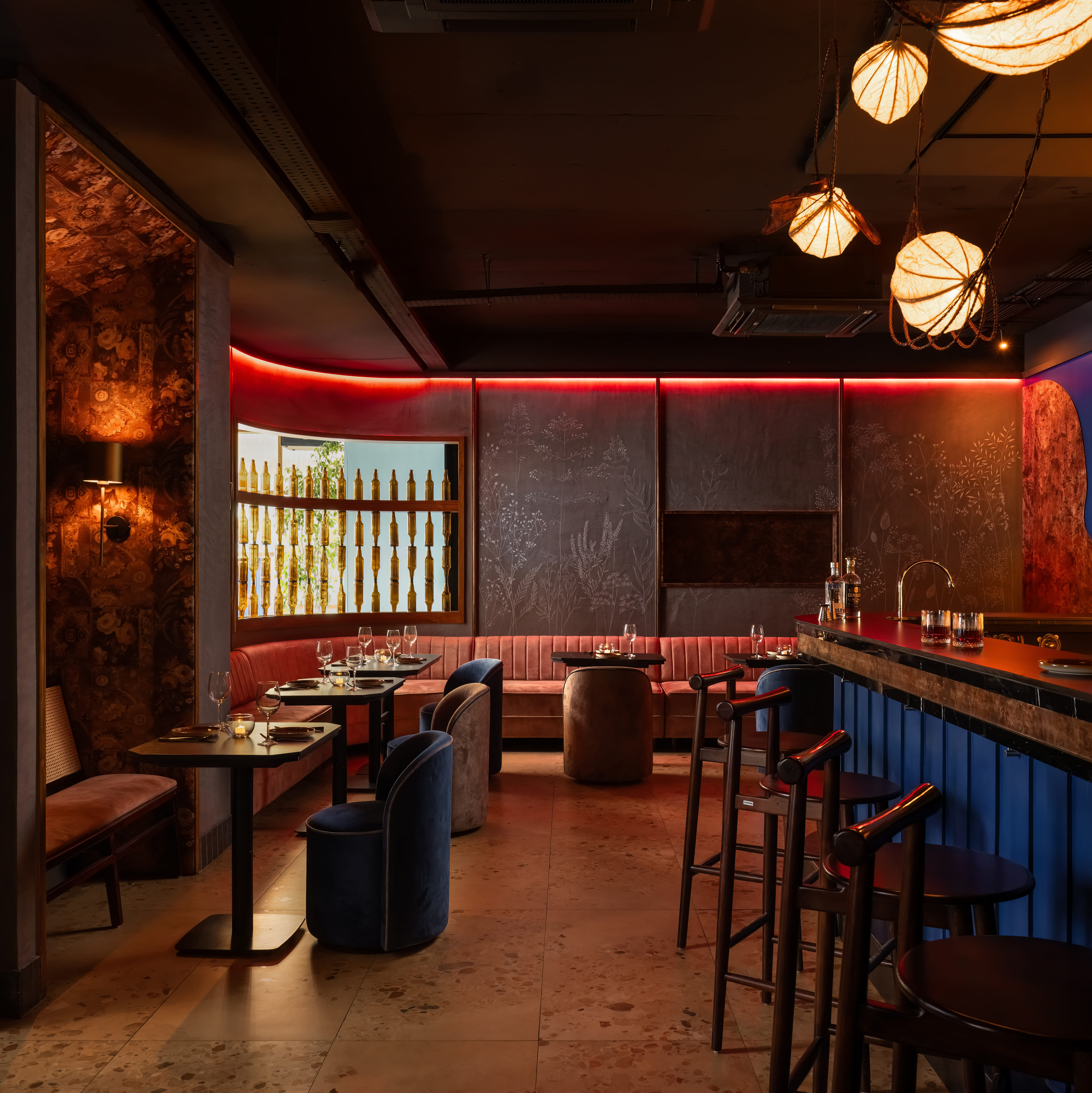 Lighting,Furniture,Restaurant,Ceiling,Light fixture,Bar,Pub,Barware,Chair,Wood stain